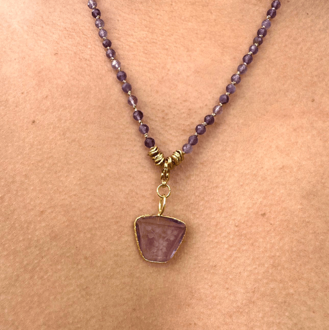 Collier Gravure Violette